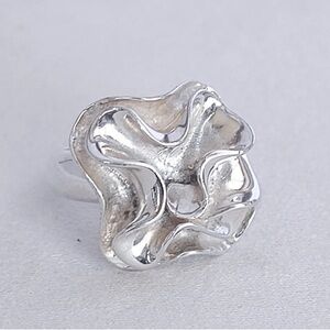 Silpada Rare Vintage Solid Sterling Silver Flower Bloom Ring. Sz 8